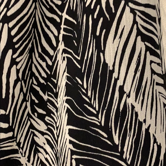 Club Monaco Daphins Top - Picture 7 of 7